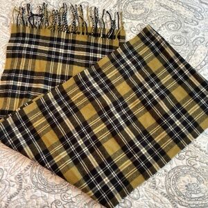 MADE IN SCOTLAND Unisex
100% CASHMERE Gold/Black/White
PLAID SCARF